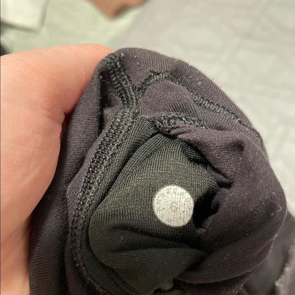 Lululemon wonder under size 6 25’ - Picture 2 of 4